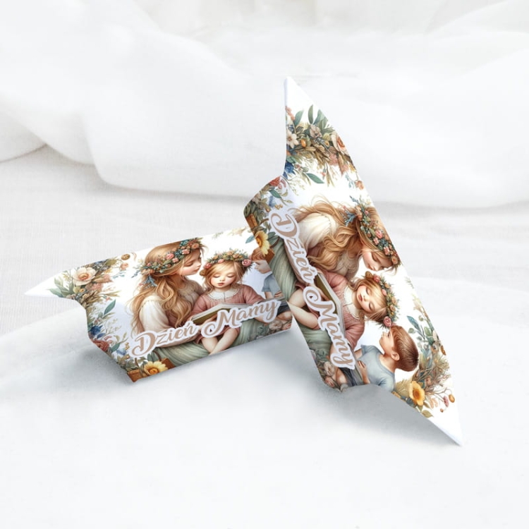 Krówki z grafiką mamy i dzieci jako prezent na Dzień Matki.