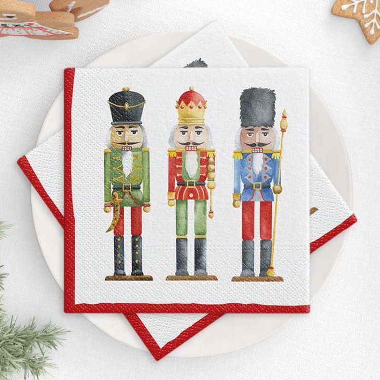 Serwetki świąteczne z motywem dziadków do orzechów.