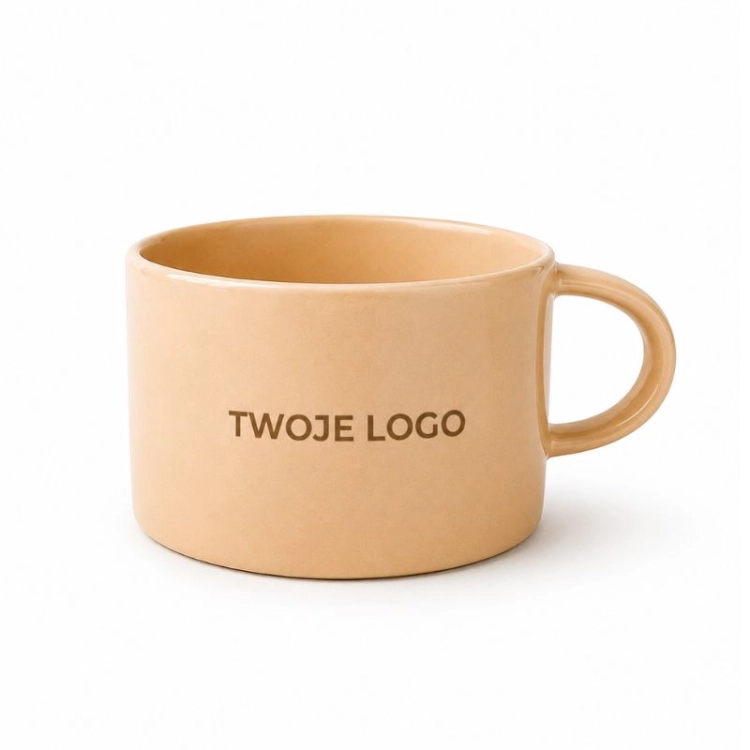 Ceramiczna filiżanka personalizowana logiem firmy.