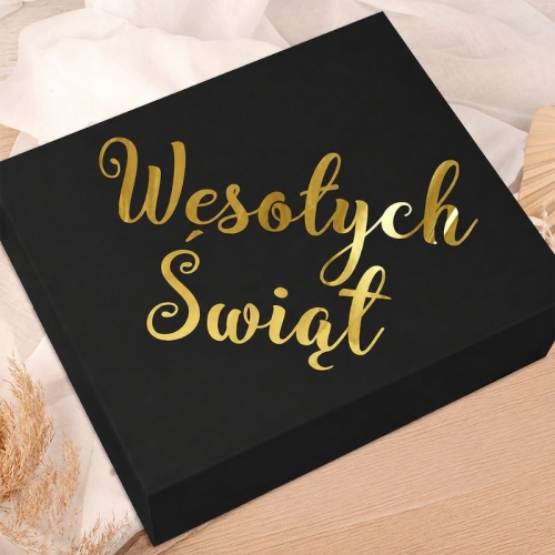 Czarne pudełko prezentowe Wesołych Świąt, elegancki box świąteczny, opakowanie na prezent bożonarodzeniowy.
