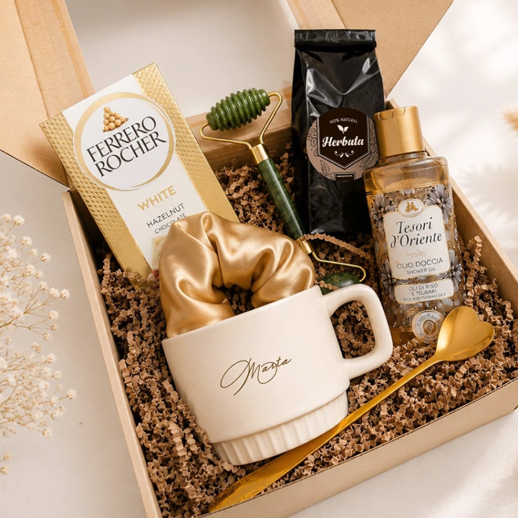 Stylowy box prezentowy z personalizowanym kubkiem na każdą okazję.