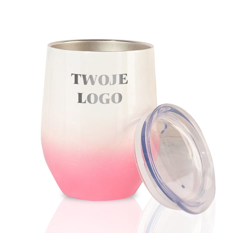 Kubek termiczny w biało-różowym kolorze z logo firmy. Prezent, gadżet.