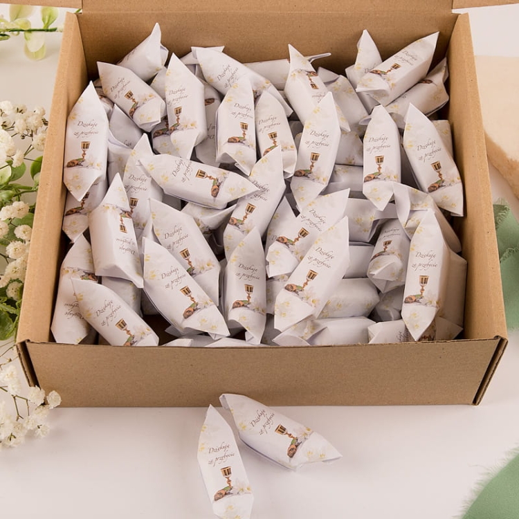 Słodkie krówki na podziękowanie, podziękowanie dla gości na Komunię Świętą.