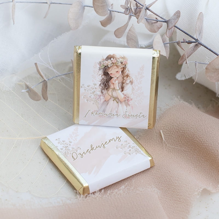 Prezent dla uczestników przyjęcia komunijnego. Belgijskie czekoladki z elegancką etykietą.