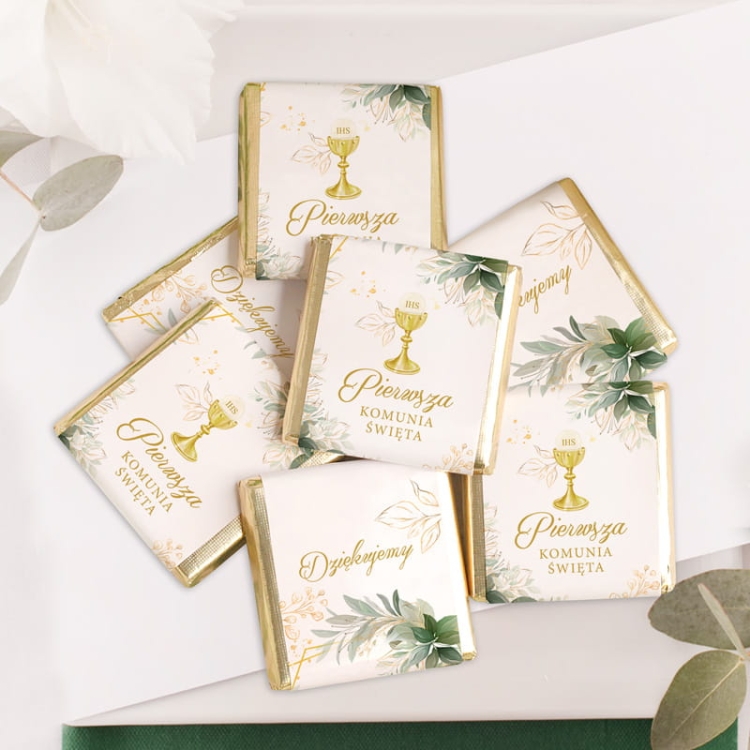 Drobne upominki na uroczystości religijne. Czekoladki w eleganckich opakowaniach na komunię.