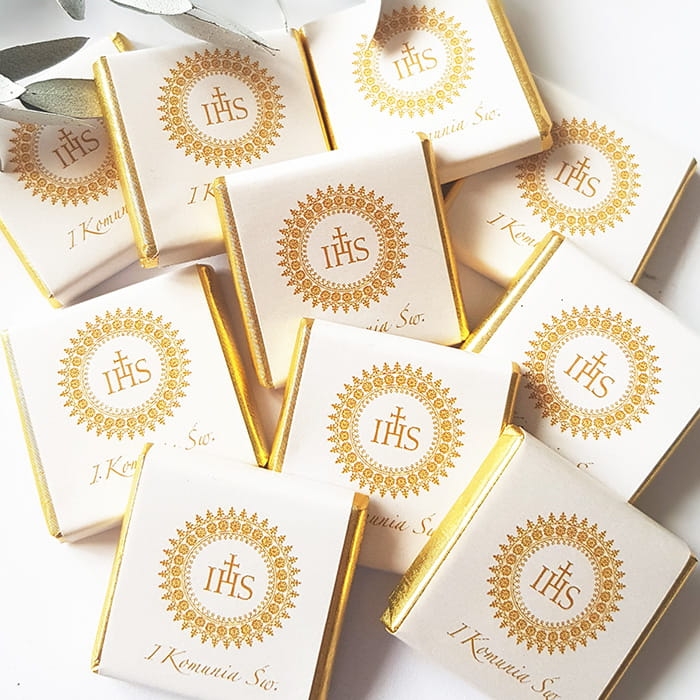 Słodkie upominki na komunię. Eleganckie czekoladki dla gości komunijnych.