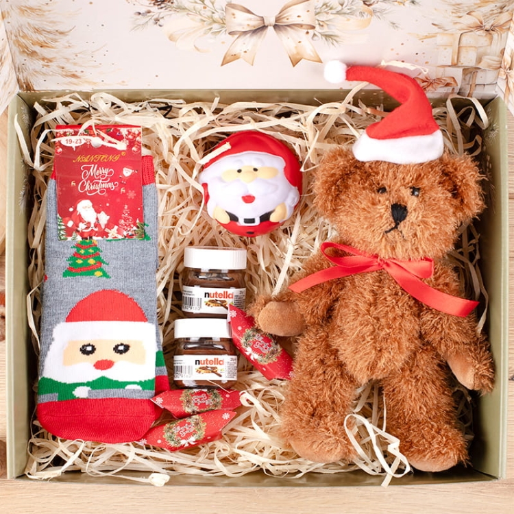Zestaw pod choinkę dla dziecka pracownika. Paczka świąteczna dla dzieci pracowników. Firmowe paczki świąteczne dla dzieci